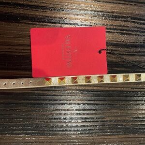 New Valentino Garavani Rockstud Gold leather bracelet